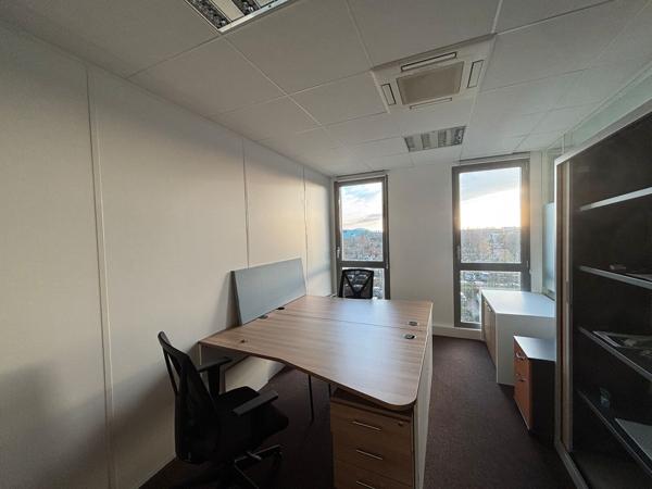 Bureaux à vendre ou à louer à Saint-Herblain avec parkings privatifs