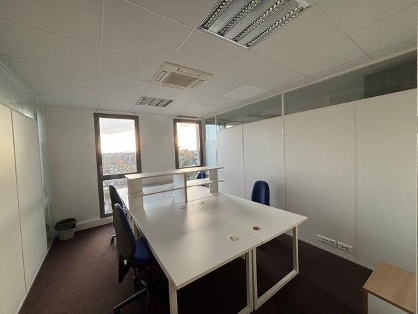 Bureaux à vendre ou à louer à Saint-Herblain avec parkings privatifs