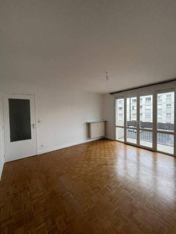 REF 12137 - RESIDENCE LE CHAMPAGNE - F3 AU 2EME ETAGE