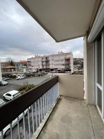 REF 12137 - RESIDENCE LE CHAMPAGNE - F3 AU 2EME ETAGE