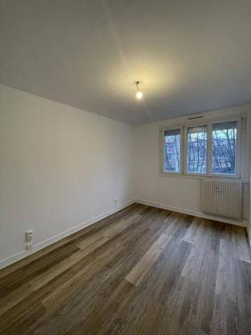 REF 12137 - RESIDENCE LE CHAMPAGNE - F3 AU 2EME ETAGE