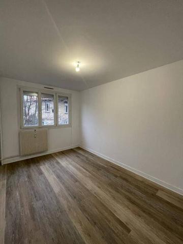 REF 12137 - RESIDENCE LE CHAMPAGNE - F3 AU 2EME ETAGE