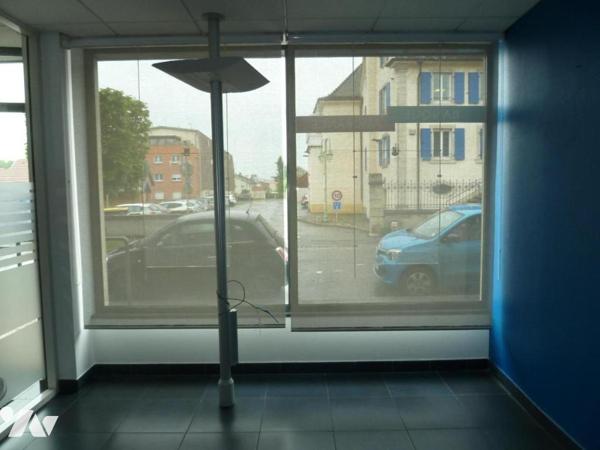 DELLE local commercial rue Saint Nicolas