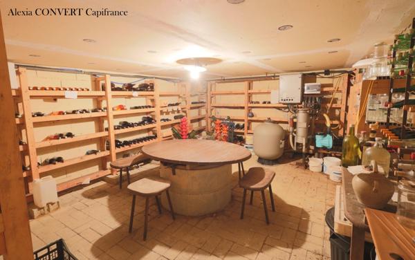 🏡 Maison familiale de 190 m² sur 1 386 m² de terrain – Corgenon proche commerces