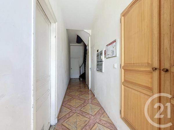 Appartement Studio à vendre  1 pièce - 32,01 m 2   SENS  - 89