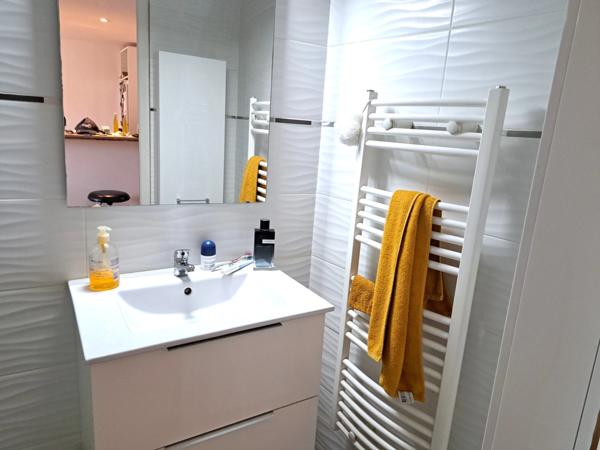 VAR (83) - TOURVES Appartement T3 en duplex entièrement rénové - Beaucoup de charme - A saisir !!!