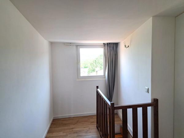 VAR (83) - TOURVES Appartement T3 en duplex entièrement rénové - Beaucoup de charme - A saisir !!!