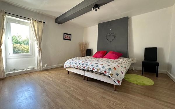 Maison à vendre    7 pièces •  Caudrot