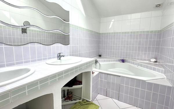 Maison à vendre    7 pièces •  Caudrot