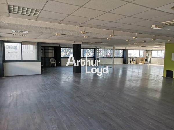 PLATEAU DE BUREAU EN OPEN SPACE DIVISIBLE
