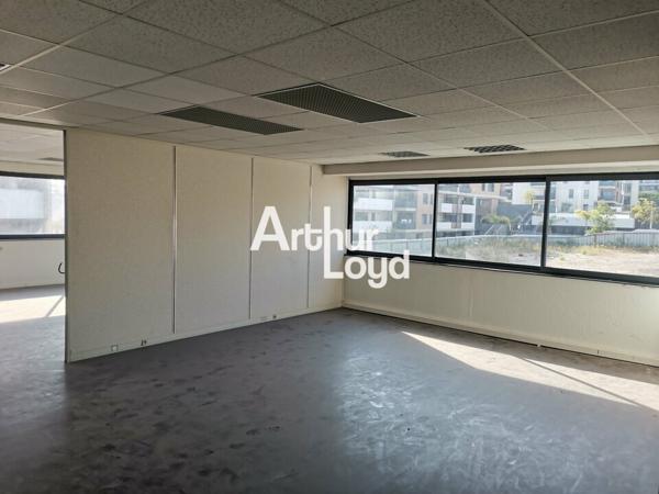 PLATEAU DE BUREAU EN OPEN SPACE DIVISIBLE