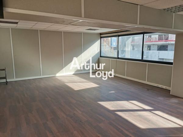 PLATEAU DE BUREAU EN OPEN SPACE DIVISIBLE