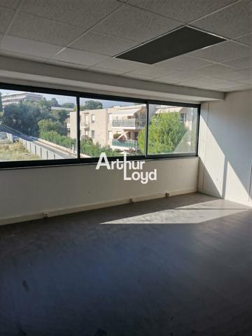 PLATEAU DE BUREAU EN OPEN SPACE DIVISIBLE