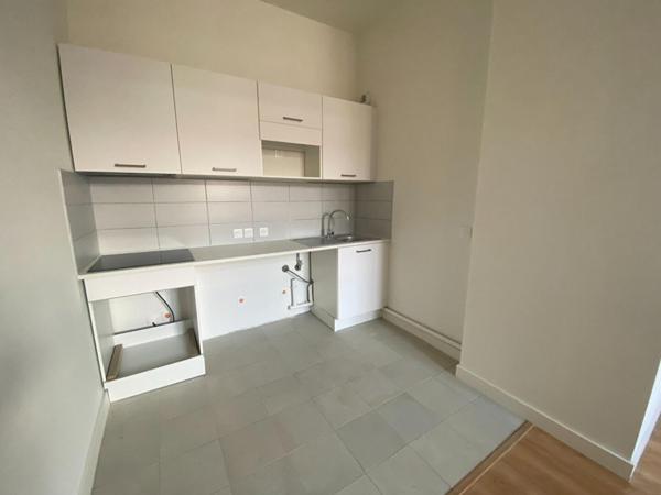 A LOUER : T1 à ROUBAIX • • 710 € CC • Réf. 866-A209
