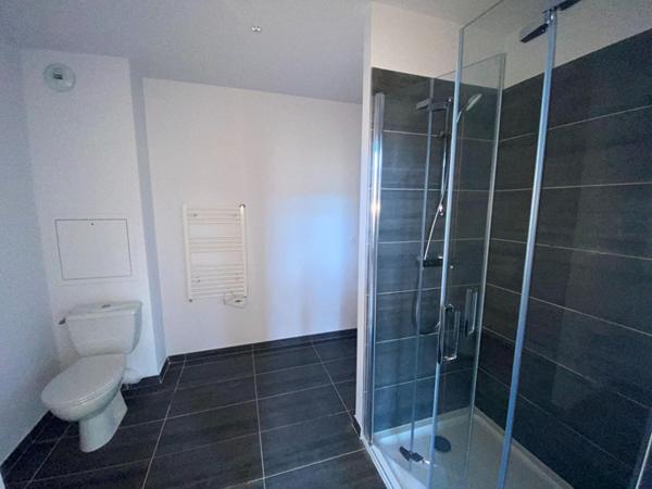 A LOUER : T1 à ROUBAIX • • 710 € CC • Réf. 866-A209