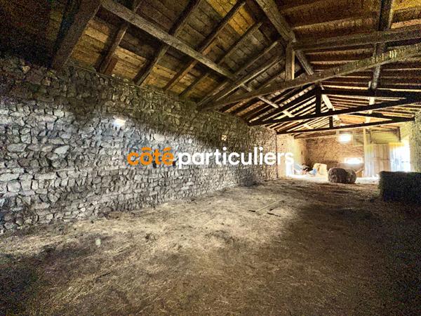 Vente Corps de ferme751 m² - 6 Pièces - LE PUY EN VELAY (43000)