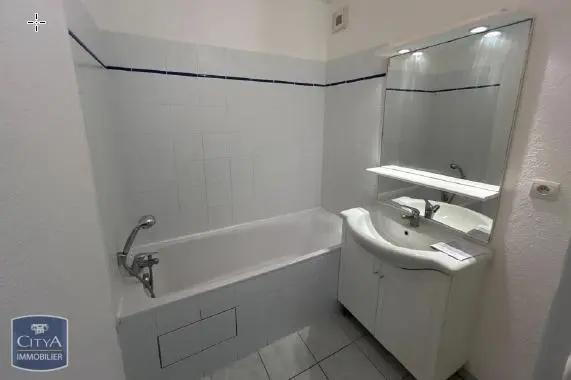 Appartement à louer 2 pièces 45.03m² Tonnay-Charente (17430)