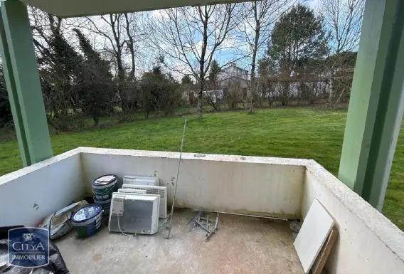 Appartement à louer 2 pièces 45.03m² Tonnay-Charente (17430)