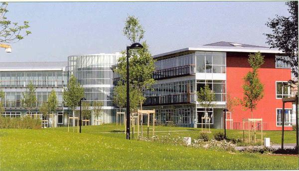Bureaux à louer à VOISINS LE BRETONNEUX 78960