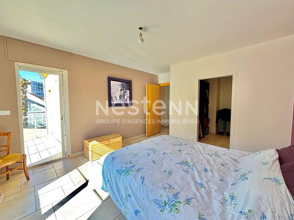 Nestenn Igny - Maison familiale de Prestige lumineuse de 250m², Secteur Palaiseau/Pileu, 6 chambres, bureau, double séjour avec accès terrasse/jardin, garage, sous-sol total, proche des commerces et transports