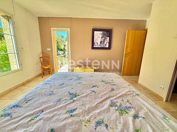 Nestenn Igny - Maison familiale de Prestige lumineuse de 250m², Secteur Palaiseau/Pileu, 6 chambres, bureau, double séjour avec accès terrasse/jardin, garage, sous-sol total, proche des commerces et transports