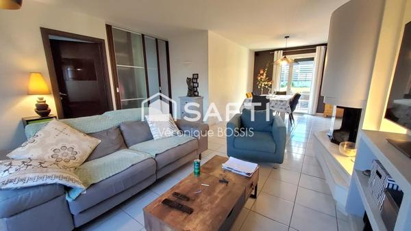 Maison de plain-pied impeccable de 86m2 – proche bourg, à 290 m des commerces de Mouilleron-le-Captif