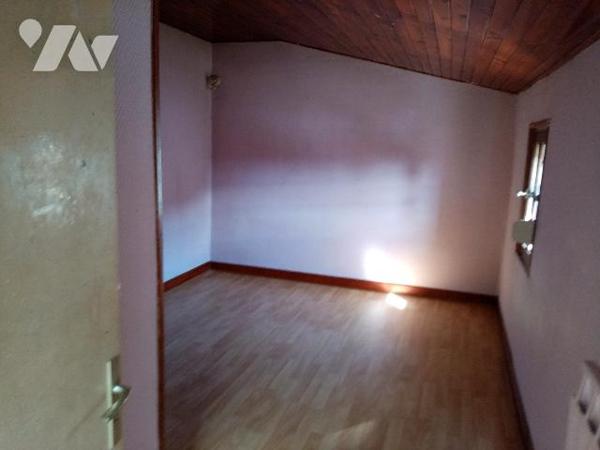 maison de village mitoyenne de 80 m² , avec cour, l'ensemble sur un terrain de 128 m²