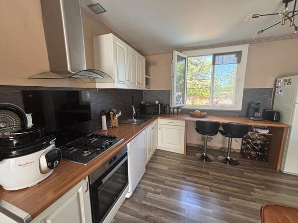 CARCASSONNE, maison rénovée avec jardin et garage