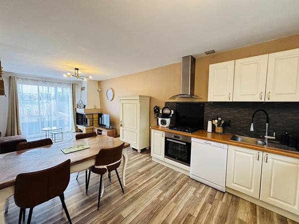 CARCASSONNE, maison rénovée avec jardin et garage