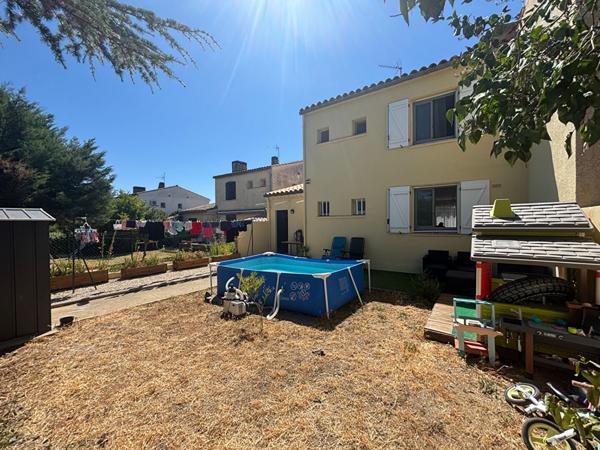 CARCASSONNE, maison rénovée avec jardin et garage