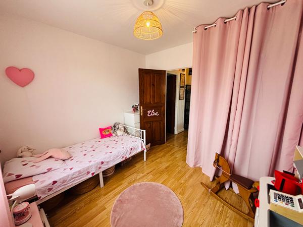 CARCASSONNE, maison rénovée avec jardin et garage