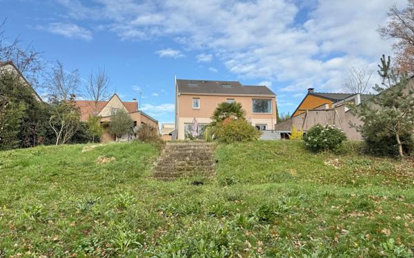 Maison à vendre    6 pièces • 165,30 m2 La Ville-du-Bois