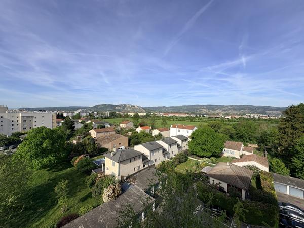 Superbe T4 au 6ème étage