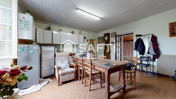 Maison en pierre avec dépendances