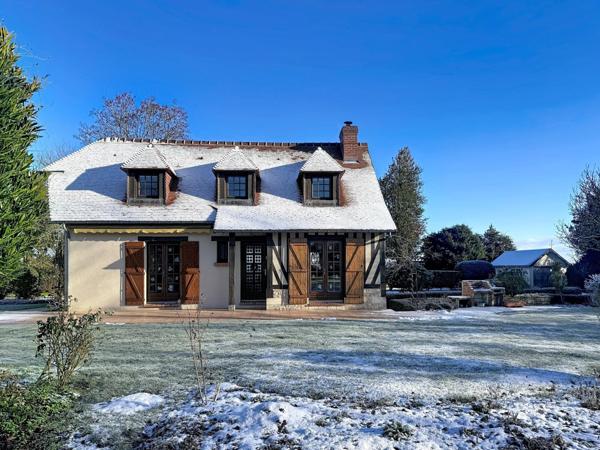 Sur la commune d'Asnières, à seulement 3 km du bourg de Moyaux et de ses commerces de proximité, laissez-vous séduire par ce charmant pavillon parfaitement entretenu, sur sous-sol complet.