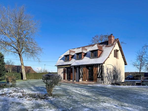 Sur la commune d'Asnières, à seulement 3 km du bourg de Moyaux et de ses commerces de proximité, laissez-vous séduire par ce charmant pavillon parfaitement entretenu, sur sous-sol complet.