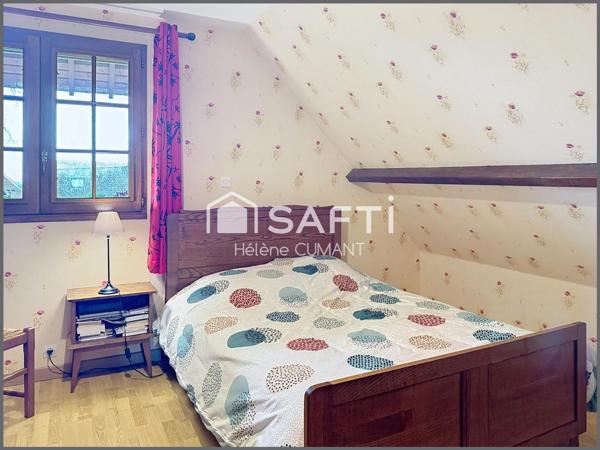 Sur la commune d'Asnières, à seulement 3 km du bourg de Moyaux et de ses commerces de proximité, laissez-vous séduire par ce charmant pavillon parfaitement entretenu, sur sous-sol complet.