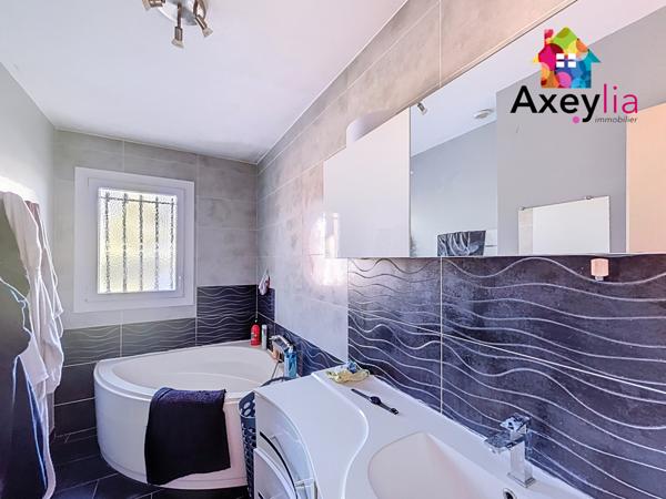 La Pacaudière (42310) A VENDRE - LA PACAUDIERE - MAISON DE PLAIN PIED, 3 CHAMBRES ET TERRAIN