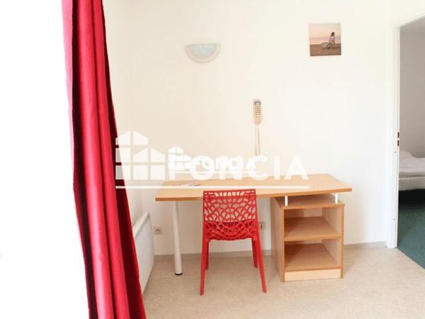 Location Appartement meublé 2 pièces 32.33 m² - 16 RUE DE LA SOLE La Rochelle 17000