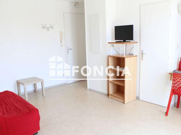 Location Appartement meublé 2 pièces 32.33 m² - 16 RUE DE LA SOLE La Rochelle 17000