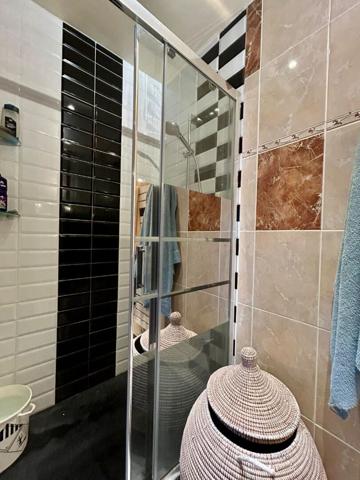 Belle villa 3 faces sur parcelle de 398m2 3 chambres, piscine / grand garage