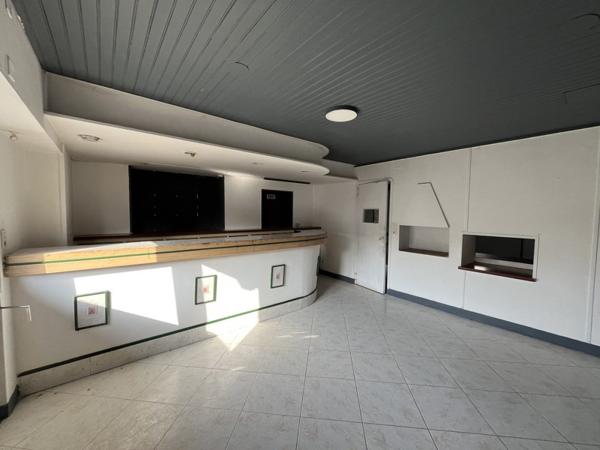 Immeuble à vendre |  Champniers |  250 m²