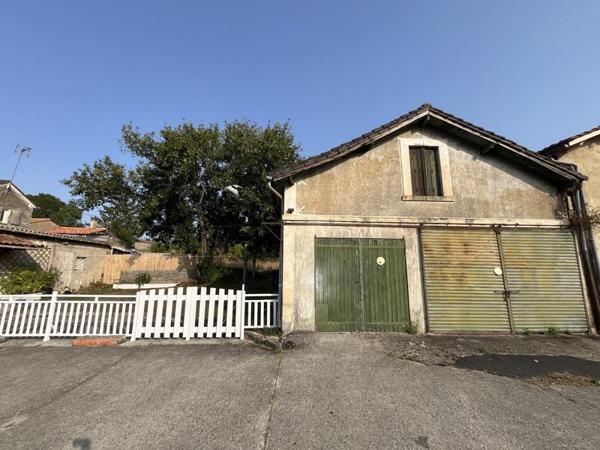 Immeuble à vendre |  Champniers |  250 m²