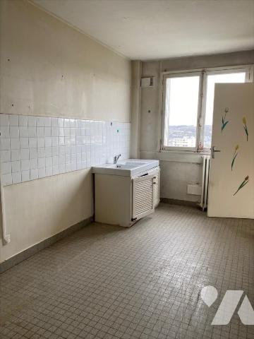 Appartement de Type 3 au dernier étage avec ascenseur