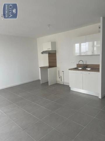 Appartement à louer 3 pièces 66.98m² Bordeaux (33800)