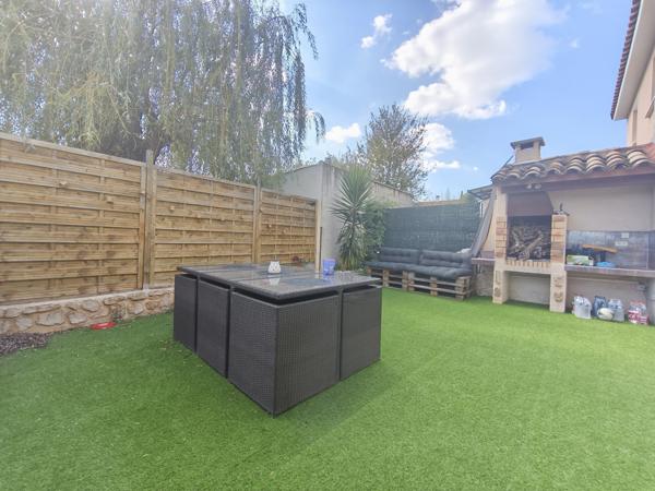 Saint-Pargoire (34230) Villa T4 mitoyenne en R+1 de 103m2 avec exterieurs