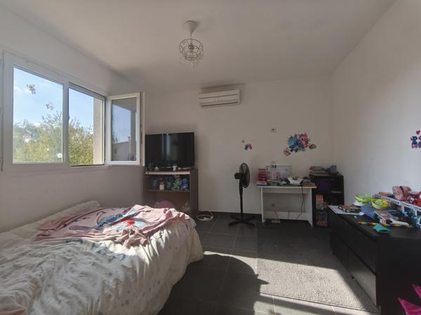 Saint-Pargoire (34230) Villa T4 mitoyenne en R+1 de 103m2 avec exterieurs