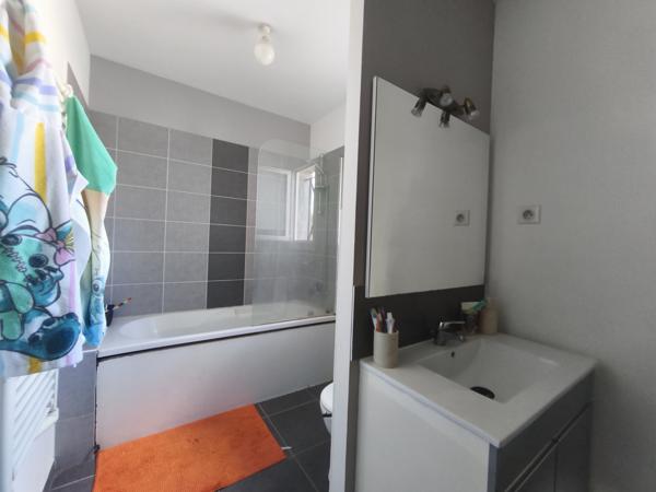 Saint-Pargoire (34230) Villa T4 mitoyenne en R+1 de 103m2 avec exterieurs