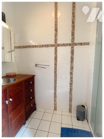 Maison d’architecte avec vue imprenable sur le golf – Calme, volumes et élégance