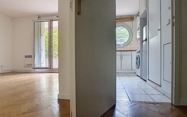 Appartement à louer    2 pièces • 47,36 m2 Issy-les-Moulineaux